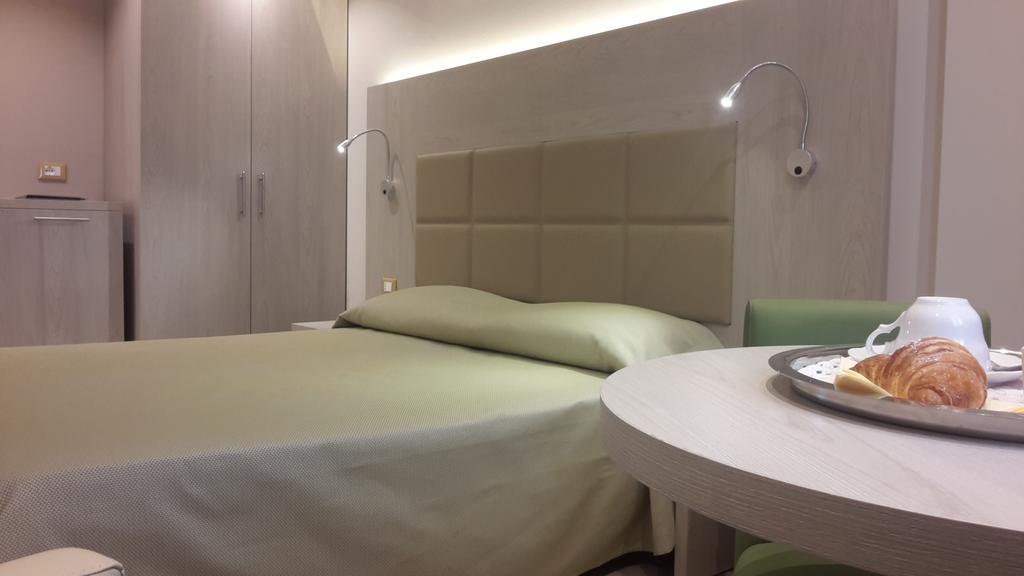 Hotel Alexander 체세나 외부 사진